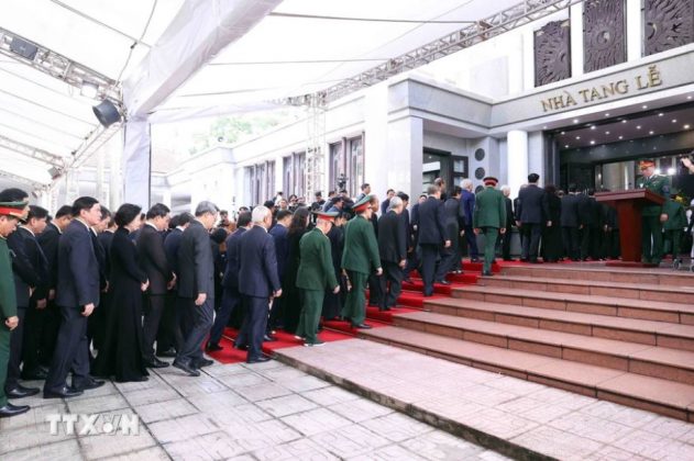Đo&agrave;n Ban Chấp h&agrave;nh Trung ương Đảng Cộng sản Việt Nam v&agrave;o viếng Tổng B&iacute; thư Nguyễn Ph&uacute; Trọng.