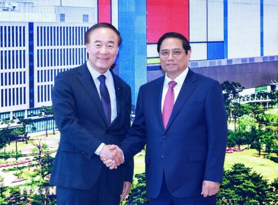 4 min 10 568x420 - Thủ tướng Phạm Minh Chính thăm Tổ hợp bán dẫn Samsung tại Hàn Quốc