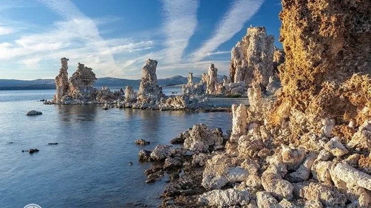 Điều th&uacute; vị l&agrave; những th&aacute;p đ&aacute; v&ocirc;i ở đ&acirc;y được cho l&agrave; kh&aacute; giống với những thứ t&igrave;m thấy tr&ecirc;n sao Hỏa, v&agrave; thậm ch&iacute; ch&uacute;ng cũng c&oacute; c&ugrave;ng một số th&agrave;nh phần cấu tạo.