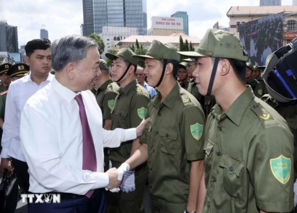 5 min 1 586x420 - Chủ tịch nước Tô Lâm dự lễ ra mắt Lực lượng bảo vệ an ninh, trật tự ở cơ sở