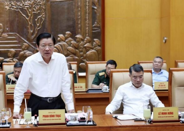 Đồng ch&iacute; Phan Đ&igrave;nh Trạc, Ủy vi&ecirc;n Bộ Ch&iacute;nh trị, B&iacute; thư Trung ương Đảng, Trưởng Ban Nội ch&iacute;nh Trung ương ph&aacute;t biểu.