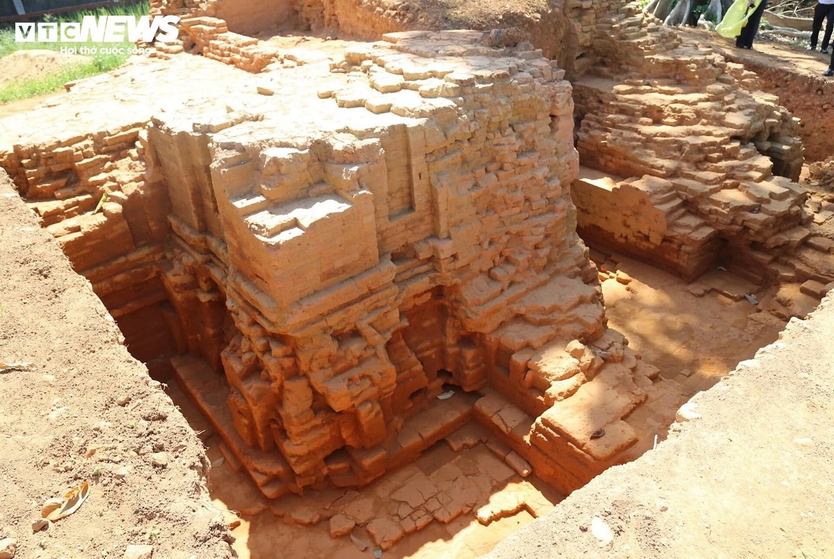 6 min 5 - Hình hài tháp Chăm nghìn tuổi phát lộ sau cuộc khai quật khảo cổ ở Huế