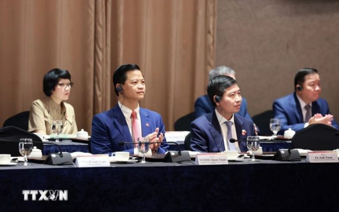 6 min 672x420 - Thủ tướng dự tọa đàm với lãnh đạo một số tập đoàn lớn của Hàn Quốc