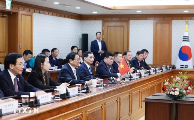6 min 7 675x420 - Thủ tướng Phạm Minh Chính hội đàm với Thủ tướng Hàn Quốc Han Duck Soo
