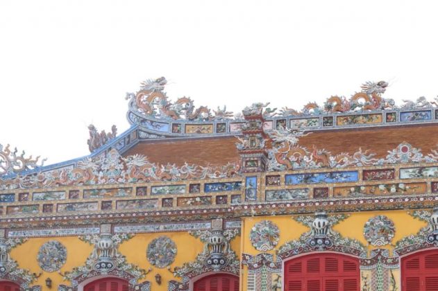 C&aacute;c g&oacute;c đao đ&igrave;nh rồng l&agrave; một đặc trưng của kiến tr&uacute;c c&aacute;c c&ocirc;ng tr&igrave;nh linh thi&ecirc;ng, quan trọng tại Việt Nam, c&oacute; ảnh hưởng từ văn h&oacute;a Đ&ocirc;ng &Aacute;, đặc biệt l&agrave; Trung Quốc. (Ảnh: Minh Anh/Vietnam+)
