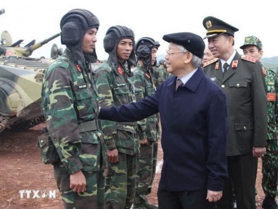 Tổng B&iacute; thư Nguyễn Ph&uacute; Trọng đến thăm, kiểm tra c&ocirc;ng t&aacute;c huấn luyện, sẵn s&agrave;ng chiến đấu của một số đơn vị tại Trường bắn Quốc gia khu vực 1, ng&agrave;y 19/11/2017.