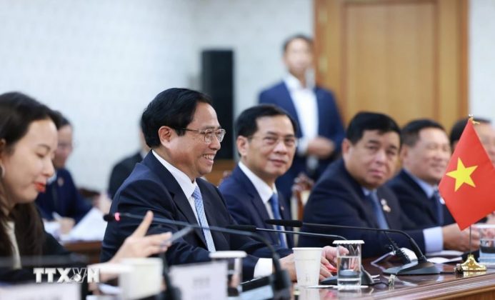 9 min 7 693x420 - Thủ tướng Phạm Minh Chính hội đàm với Thủ tướng Hàn Quốc Han Duck Soo