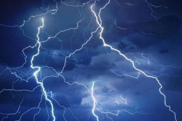 Ấn Độ: Sét đánh khiến 19 người thiệt mạng, 7 người bị thương Ấn Độ: Sét đánh khiến 19 người thiệt mạng, 7 người bị thương