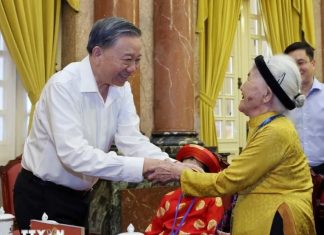 Chủ tịch nước: Các gia đình chính sách phải luôn được hưởng thành quả đổi mới Chủ tịch nước: Các gia đình chính sách phải luôn được hưởng thành quả đổi mới