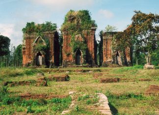 Khám phá miền tháp cổ xứ Quảng