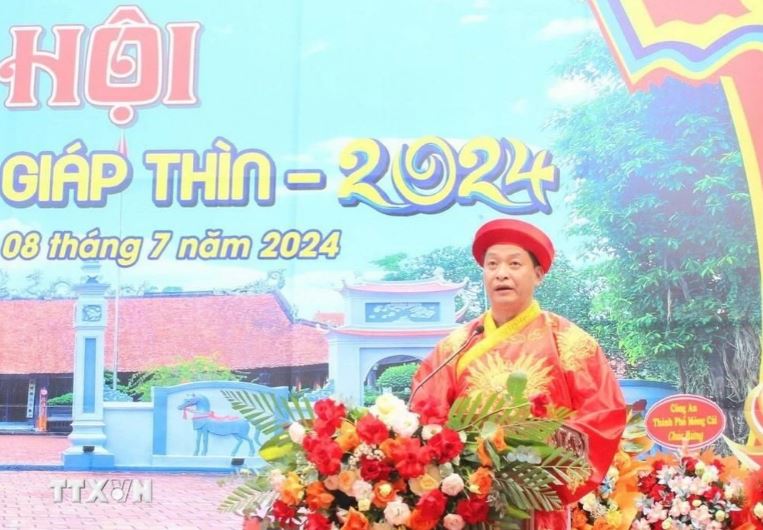 Ông Nguyễn Phúc Vinh, Phó Chủ tịch Ủy ban Nhân dân thành phố Móng Cái phát biểu khai mạc Lễ hội đình Trà Cổ năm 2024. 