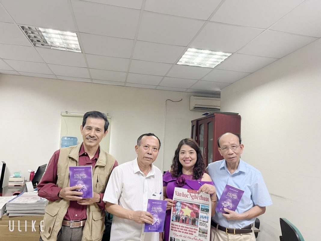Thơ Nguyễn Thị Vân Ngà: “mang con mắt liếc đưa tình nhốt em…” - Tác giả: Quốc Thịnh