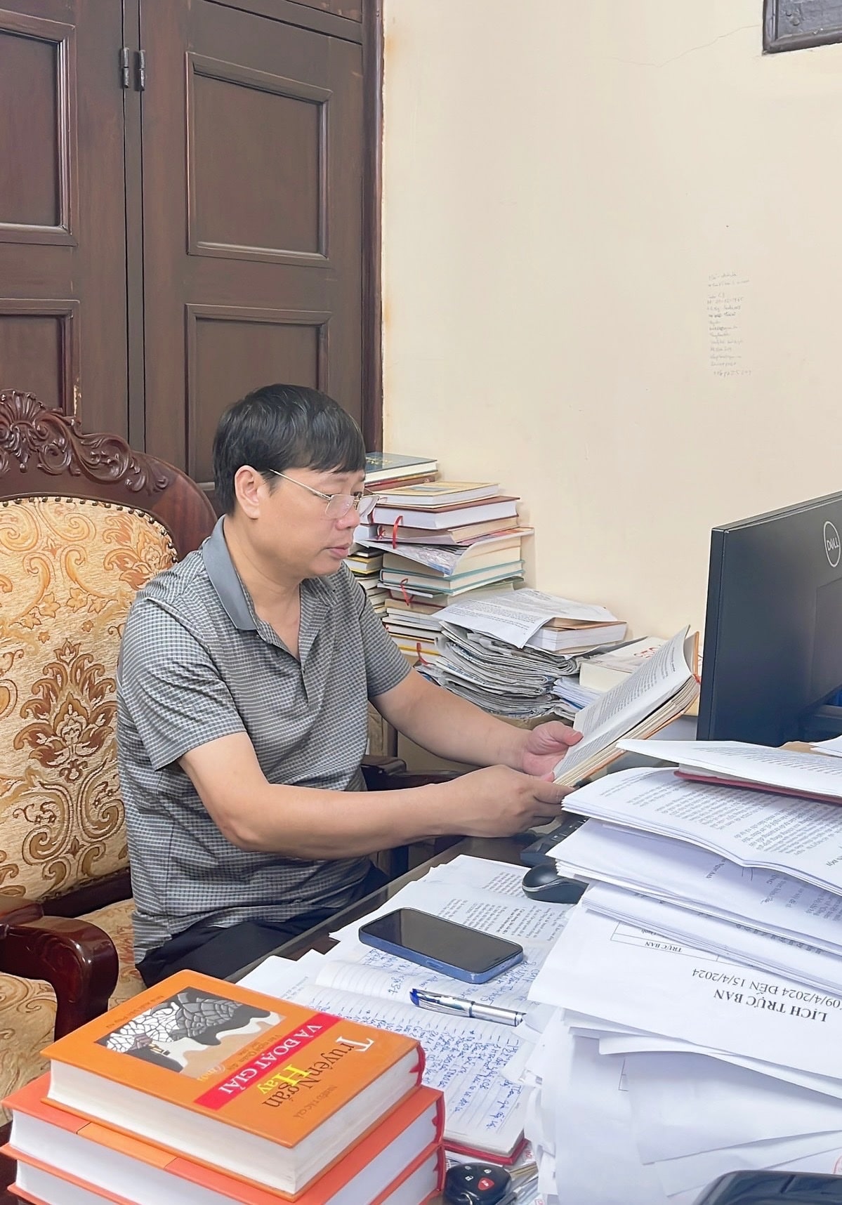 Nhà văn Phùng Văn Khai Nhà văn Phùng Văn Khai
