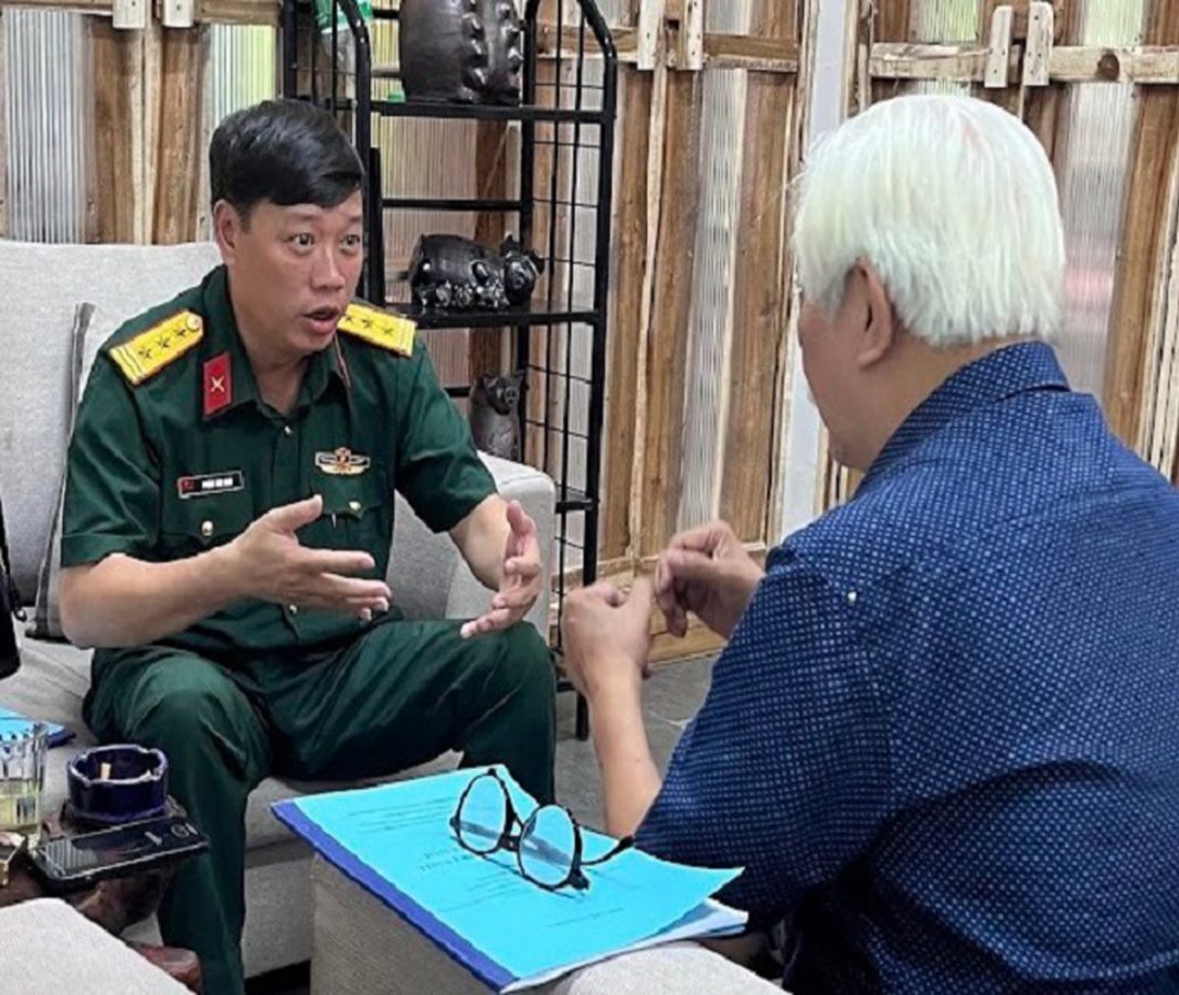 Nhà văn Phùng Văn Khai Nhà văn Phùng Văn Khai