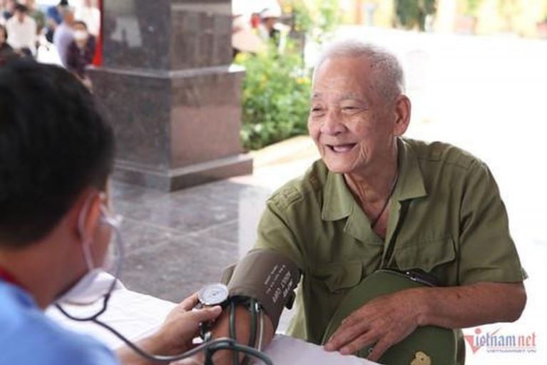 4. Địa phương nào có tuổi thọ cao nhất cả nước? 4. Địa phương nào có tuổi thọ cao nhất cả nước?