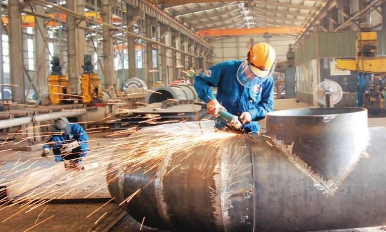 Khu vực công nghiệp - xây dựng đóng góp 1,2 điểm phần trăm với mức tăng trưởng 5,55%.