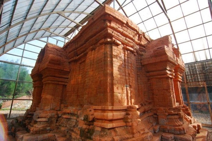 Tháp Phú Diên, di sản kiến trúc quý ở Thừa Thiên Huế Tháp Phú Diên, di sản kiến trúc quý ở Thừa Thiên Huế