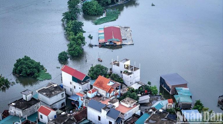 Nhiều xã ngoại thành Hà Nội trở thành 'ốc đảo' vài ngày sau mưa lớn