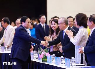 Thủ tướng dự Hội nghị người Việt Nam ở nước ngoài trên toàn thế giới lần thứ IV Thủ tướng dự Hội nghị người Việt Nam ở nước ngoài trên toàn thế giới lần thứ IV