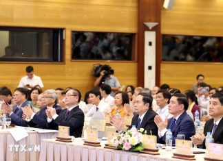 Chủ tịch Quốc hội dự Lễ tôn vinh trí thức khoa học và công nghệ tiêu biểu Chủ tịch Quốc hội dự Lễ tôn vinh trí thức khoa học và công nghệ tiêu biểu