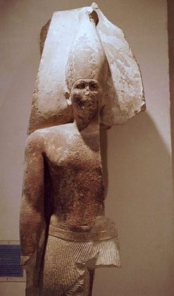 3. Sneferu: Sneferu, vị pharaoh của vương triều thứ tư, l&agrave; người đầu ti&ecirc;n x&acirc;y dựng kim tự th&aacute;p c&oacute; h&igrave;nh dạng chuẩn mực. &Ocirc;ng đ&atilde; x&acirc;y dựng ba kim tự th&aacute;p lớn: Kim tự th&aacute;p Bent, Kim tự th&aacute;p Đỏ v&agrave; Kim tự th&aacute;p Meidum. Những c&ocirc;ng tr&igrave;nh n&agrave;y thể hiện sự tiến bộ đ&aacute;ng kể trong kỹ thuật x&acirc;y dựng của Ai Cập.(Ảnh: Egypt Museum)