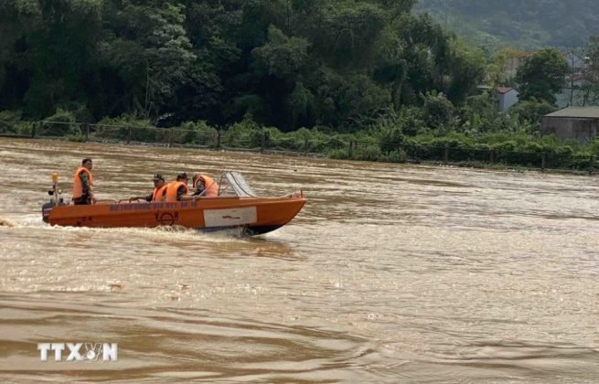 Lực lượng cứu hộ cứu nạn thường xuy&ecirc;n tuần tra tr&ecirc;n S&ocirc;ng Bằng.