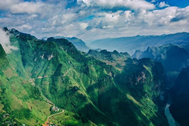 B&ecirc;n cạnh đ&egrave;o &Ocirc; Quy Hồ, đ&egrave;o Khau Phạ v&agrave; đ&egrave;o Pha Đin, th&igrave; M&atilde; P&iacute; L&egrave;ng được xem l&agrave; một trong &ldquo;tứ đại đỉnh đ&egrave;o&rdquo; của nước ta. Ảnh: Phạm Quốc Tiệp