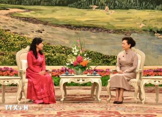 Phu nhân Tổng Bí thư, Chủ tịch nước Việt Nam-Trung Quốc thưởng thức tiệc trà