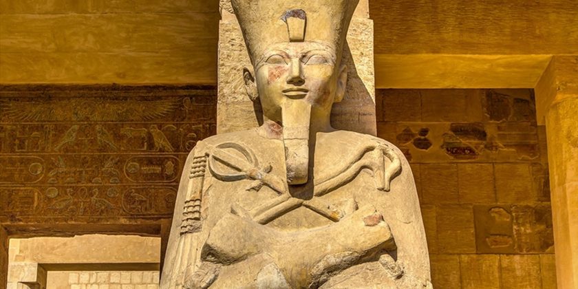 5. Hatshepsut: Hatshepsut, vị nữ pharaoh nổi tiếng của vương triều thứ mười t&aacute;m, l&agrave; một trong những nữ ho&agrave;ng quyền lực nhất của Ai Cập. B&agrave; đ&atilde; th&uacute;c đẩy thương mại, x&acirc;y dựng nhiều c&ocirc;ng tr&igrave;nh kiến tr&uacute;c ấn tượng v&agrave; duy tr&igrave; h&ograve;a b&igrave;nh trong suốt thời gian trị v&igrave;. Đền thờ của b&agrave; tại Deir el-Bahari l&agrave; một minh chứng cho t&agrave;i năng v&agrave; tầm nh&igrave;n của b&agrave;. (Ảnh: National Geographic Kids)5. Hatshepsut: Hatshepsut, vị nữ pharaoh nổi tiếng của vương triều thứ mười t&aacute;m, l&agrave; một trong những nữ ho&agrave;ng quyền lực nhất của Ai Cập. B&agrave; đ&atilde; th&uacute;c đẩy thương mại, x&acirc;y dựng nhiều c&ocirc;ng tr&igrave;nh kiến tr&uacute;c ấn tượng v&agrave; duy tr&igrave; h&ograve;a b&igrave;nh trong suốt thời gian trị v&igrave;. Đền thờ của b&agrave; tại Deir el-Bahari l&agrave; một minh chứng cho t&agrave;i năng v&agrave; tầm nh&igrave;n của b&agrave;. (Ảnh: National Geographic Kids)