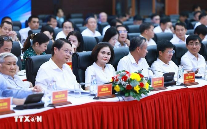 C&aacute;c đại biểu tham dự Hội nghị triển khai Nghị quyết số 136 của Quốc hội về ph&aacute;t triển th&agrave;nh phố Đ&agrave; Nẵng.