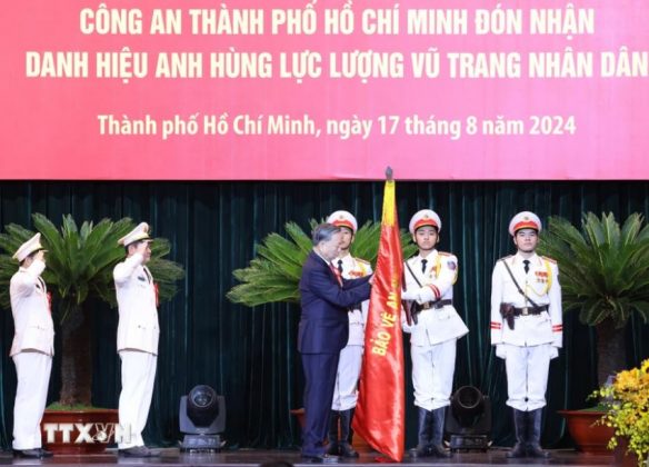 5 min 25 584x420 - Tổng Bí thư, Chủ tịch nước dự Lễ kỷ niệm 55 năm Di chúc Chủ tịch Hồ Chí Minh