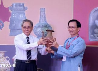 Trưng bày chuyên đề ‘Cổ đổng kỳ quan – nơi hội tụ các nền văn hóa’ Trưng bày chuyên đề 'Cổ đổng kỳ quan - nơi hội tụ các nền văn hóa'