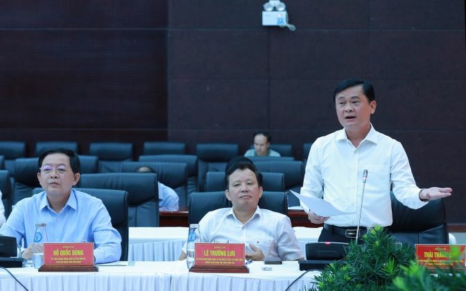 L&atilde;nh đạo một số tỉnh Bắc Trung Bộ v&agrave; Duy&ecirc;n hải miền Trung ph&aacute;t biểu tại cuộc l&agrave;m việc 2