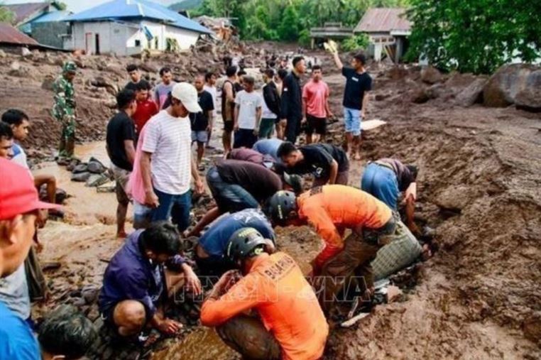 Số người thiệt mạng do lũ lụt tại Indonesia tăng gấp đôi