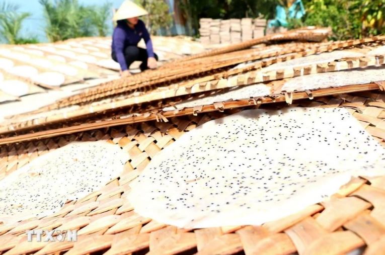 Các loại bánh tráng có thế mạnh ở Thuận Hưng là bánh tráng giòn, bánh tráng dừa, bánh tráng ngọt, bánh tráng ruốc,... 