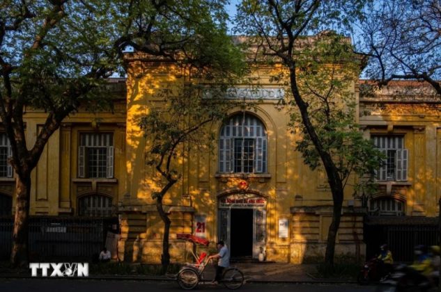Nắng chiều Thu v&agrave;ng như r&oacute;t mật tr&ecirc;n từng con phố. (Ảnh: Phạm Tuấn Anh/TTXVN)