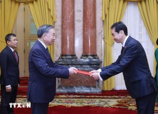 Tổng Bí thư, Chủ tịch nước Tô Lâm tiếp Đại sứ các nước đến trình Quốc thư