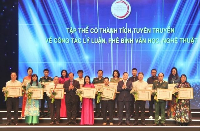 6 min 2 639x420 - Vinh danh các tác phẩm lý luận, phê bình văn học, nghệ thuật