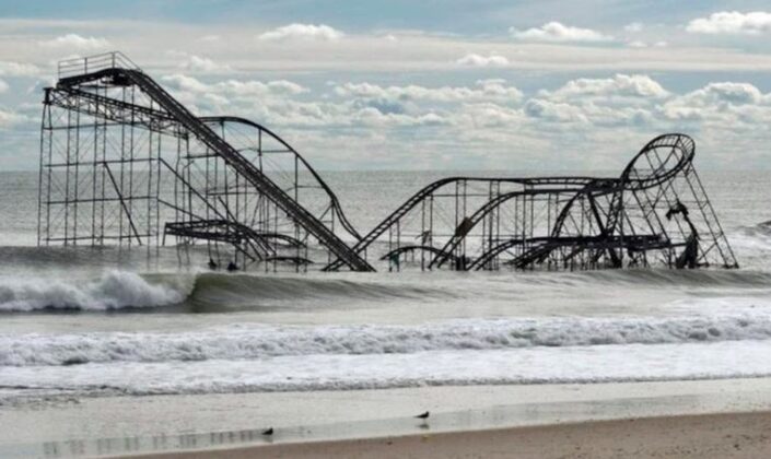 Si&ecirc;u b&atilde;o Sandy năm 2012 l&agrave; cơn b&atilde;o mạnh nhất từng tấn c&ocirc;ng New York kể từ năm 1700.