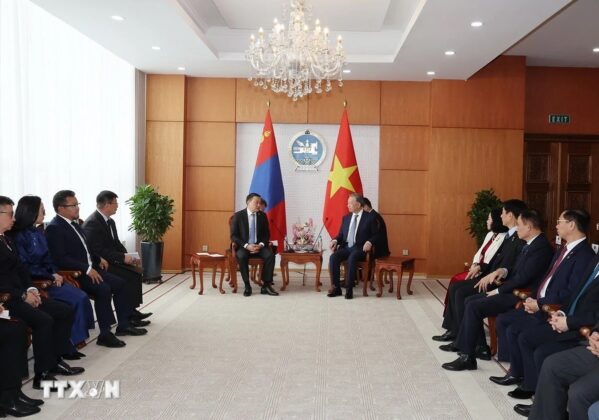 Tổng B&iacute; thư, Chủ tịch nước T&ocirc; L&acirc;m hội kiến Chủ tịch Quốc hội M&ocirc;ng Cổ Dashzegviin Amarbayasgalan.