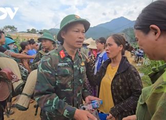 Xúc động ngày bộ đội chia tay Làng Nủ Xúc động ngày bộ đội chia tay Làng Nủ