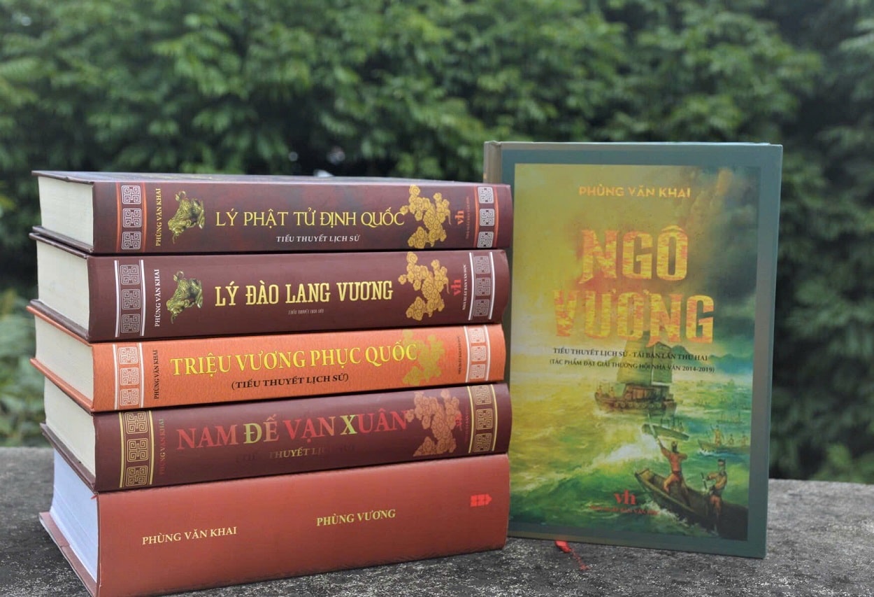 Bộ tiểu thuyết lịch sử của nhà văn Phùng Văn Khai
