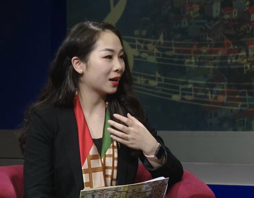 Nhà báo Huyền Trang