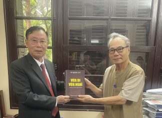 Vũ Bình Lục – Người thợ cày trên cánh đồng chữ – Tác giả: Nhà văn Nhà văn Phùng Văn Khai Vũ Bình Lục - Người thợ cày trên cánh đồng chữ - Tác giả: Nhà văn Nhà văn Phùng Văn Khai