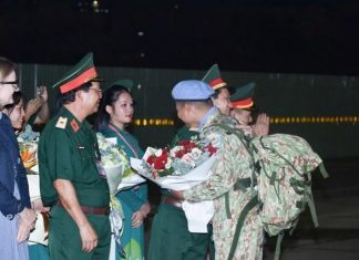 Xúc động đón 51 chiến sĩ mũ nồi xanh từ Nam Sudan trở về
