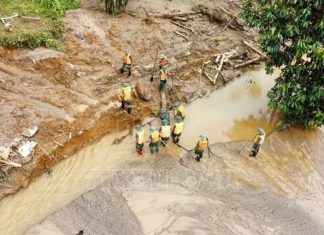 Khẩn trương tái thiết, ổn định cuộc sống người dân Làng Nủ Khẩn trương tái thiết, ổn định cuộc sống người dân Làng Nủ