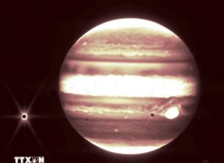 NASA ‘lên dây cót’ cho sứ mệnh mới trên mặt trăng băng giá Europa NASA 'lên dây cót' cho sứ mệnh mới trên mặt trăng băng giá Europa