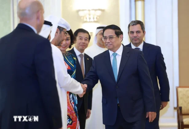 Thủ tướng Phạm Minh Ch&iacute;nh tiếp &ocirc;ng Bader Abdulla Almatrooshi, Đại sứ đặc mệnh to&agrave;n quyền C&aacute;c Tiểu vương quốc Arab Thống nhất (UAE) tại Việt Nam.