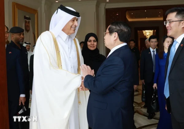 Thủ tướng Phạm Minh Ch&iacute;nh hội kiến Chủ tịch Quốc hội Qatar Hassan bin Abdullah Al-Ghanim.