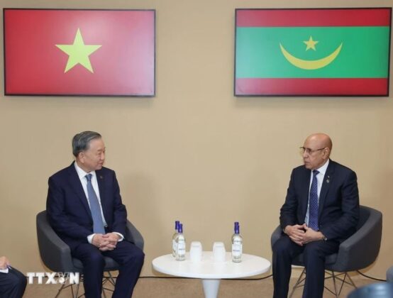 Tổng B&iacute; thư, Chủ tịch nước T&ocirc; L&acirc;m gặp Tổng thống Mauritania Mohamed Ould Ghazouani.